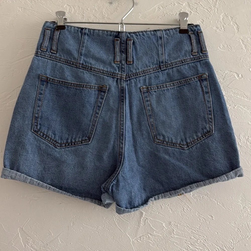 Forever 21 denim shorts, zip and button front size 27